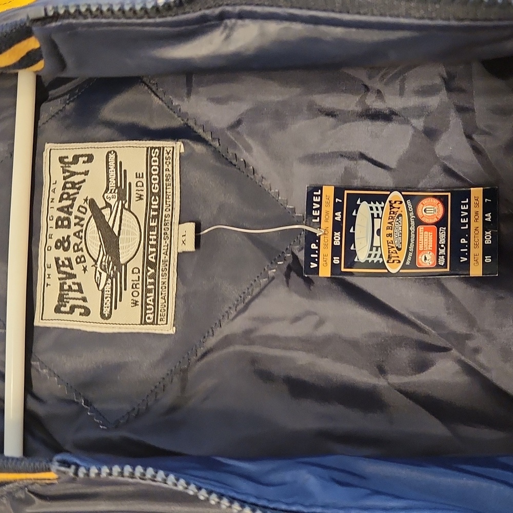 Vintage Steve And Barry's University Of Michigan Embroidered Bomber Jacket - XL - Picture 4 of 10